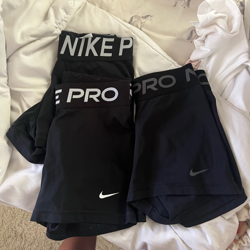 Nike Pros - 3 inch